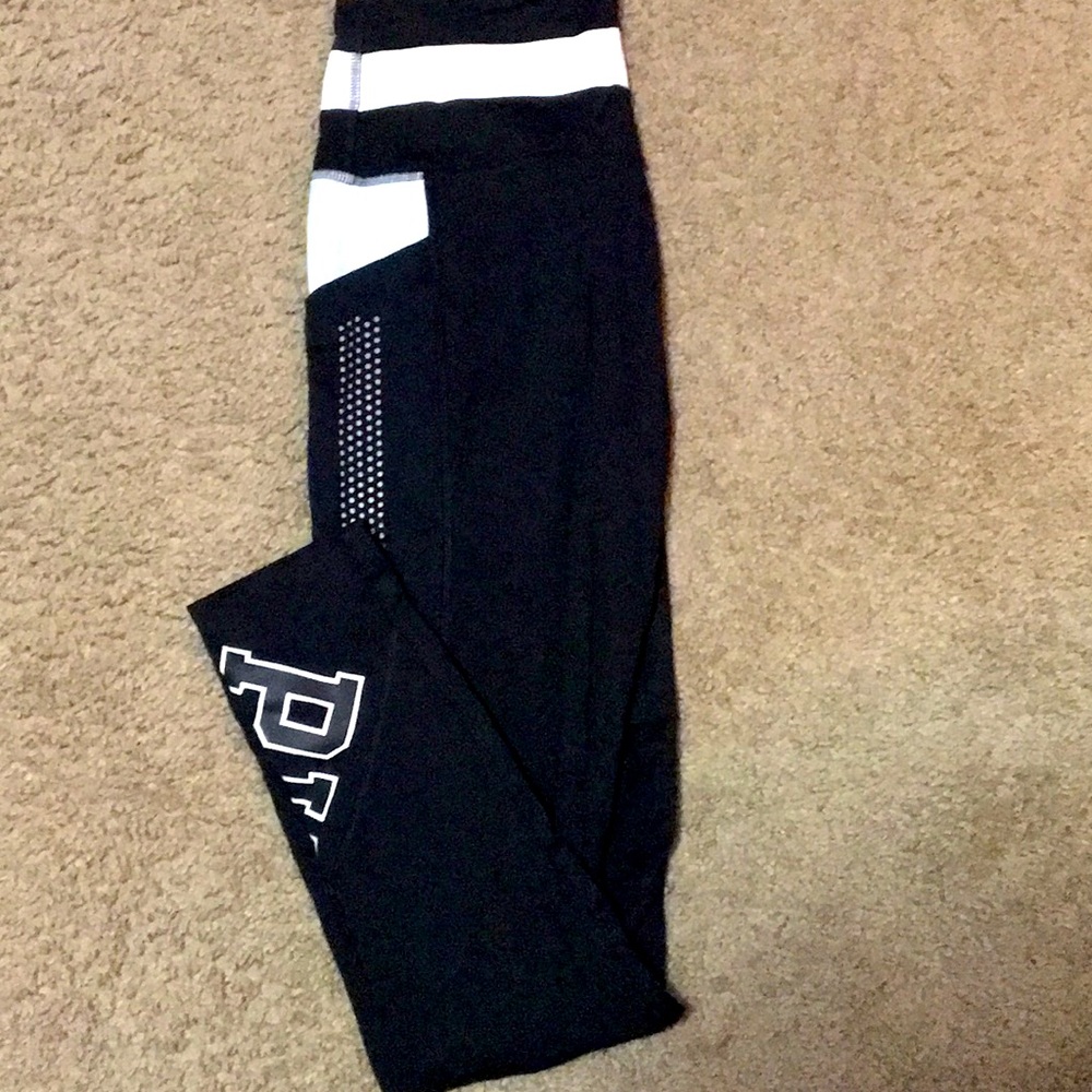 VS pink leggings (with pockets)